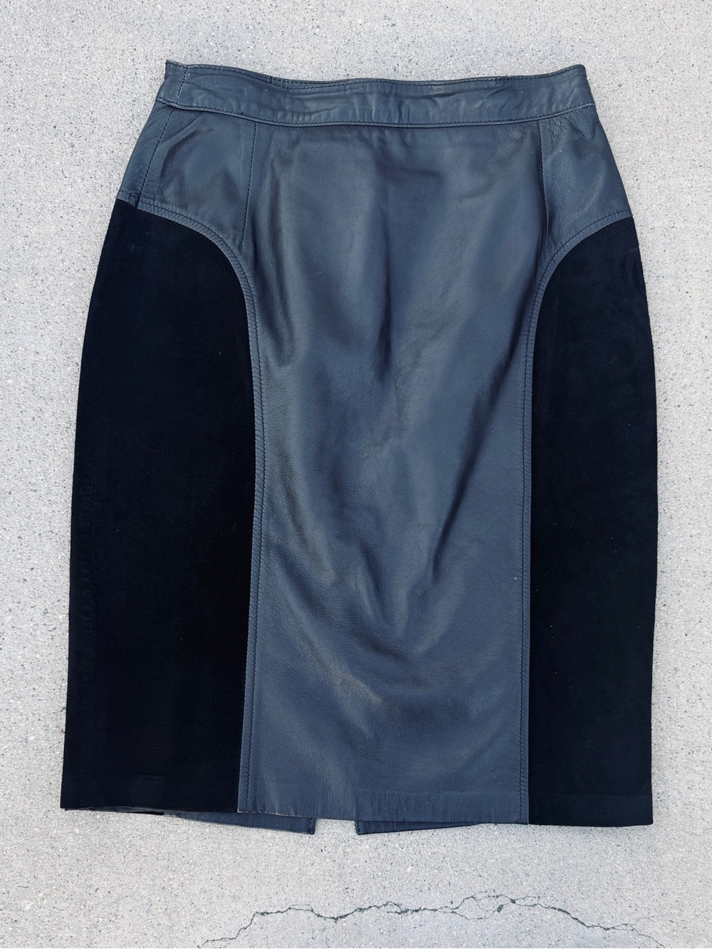 Black Leather and Suede Panel Pencil Skirt - 44 - READ